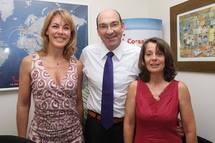 Olivier Besnard, directeur commercial de Corsairfly au centre, Sandrine Guillemin responsable de la communication et des relations presse et Béatrice Bresson-Duboscq la  responsable de La Réunion