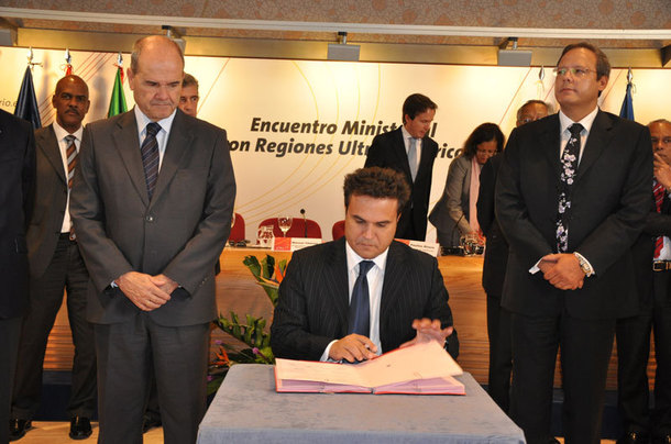 Didier Robert, Président de la Région a signé le Memorandum aux îles Canaries
