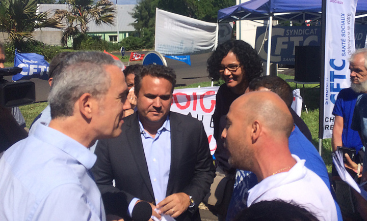 Le Président de la Région Réunion apporte son soutien au personnel médical et hospitalier du CHU Sud Le Président de la Région Réunion apporte son soutien au personnel médical et hospitalier du CHU Sud