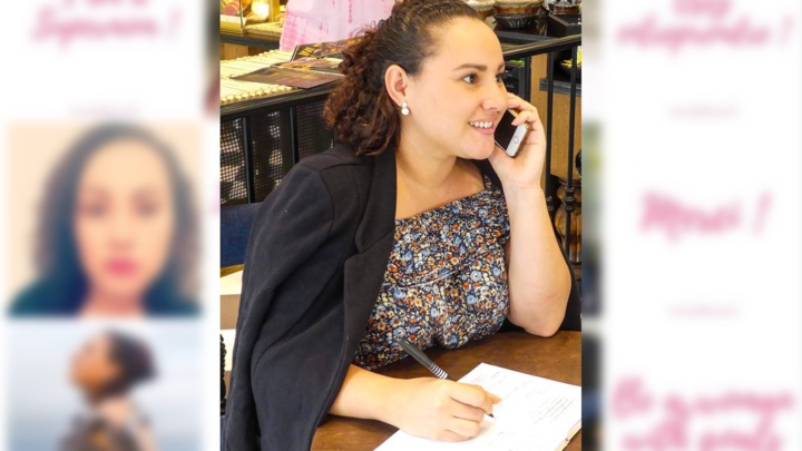 Estelle Félicité, la coach de vie qui chante Estelle Félicité, la coach de vie qui chante