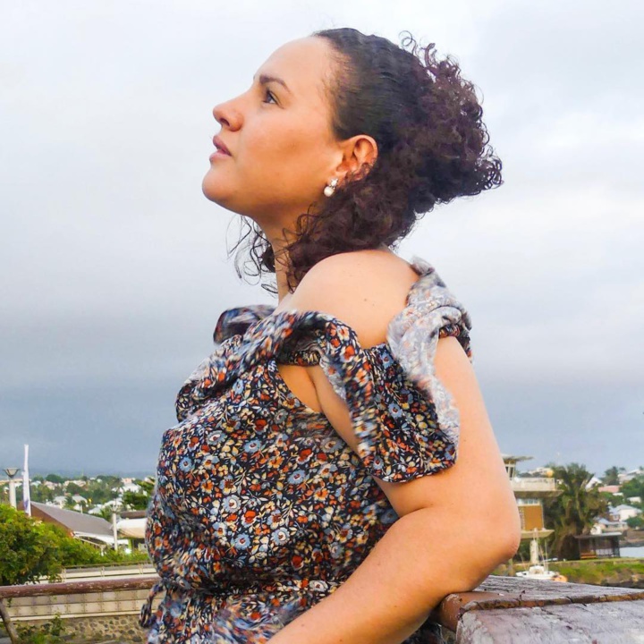 Estelle Félicité, la coach de vie qui chante Estelle Félicité, la coach de vie qui chante