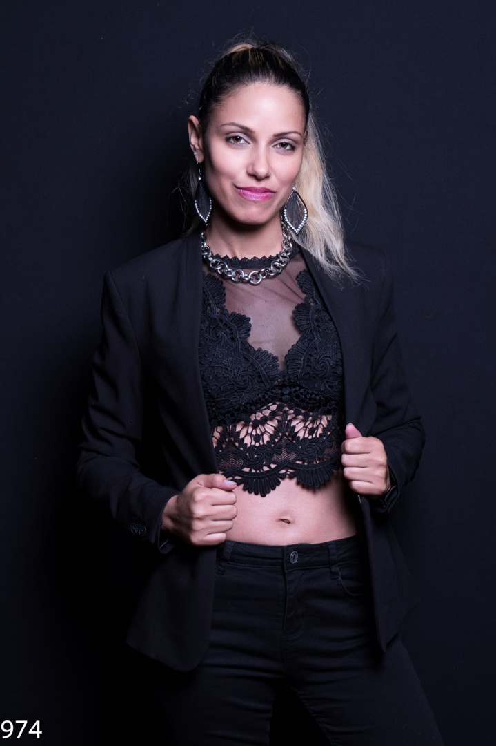 Laetitia, elle revient en blonde Laetitia, elle revient en blonde