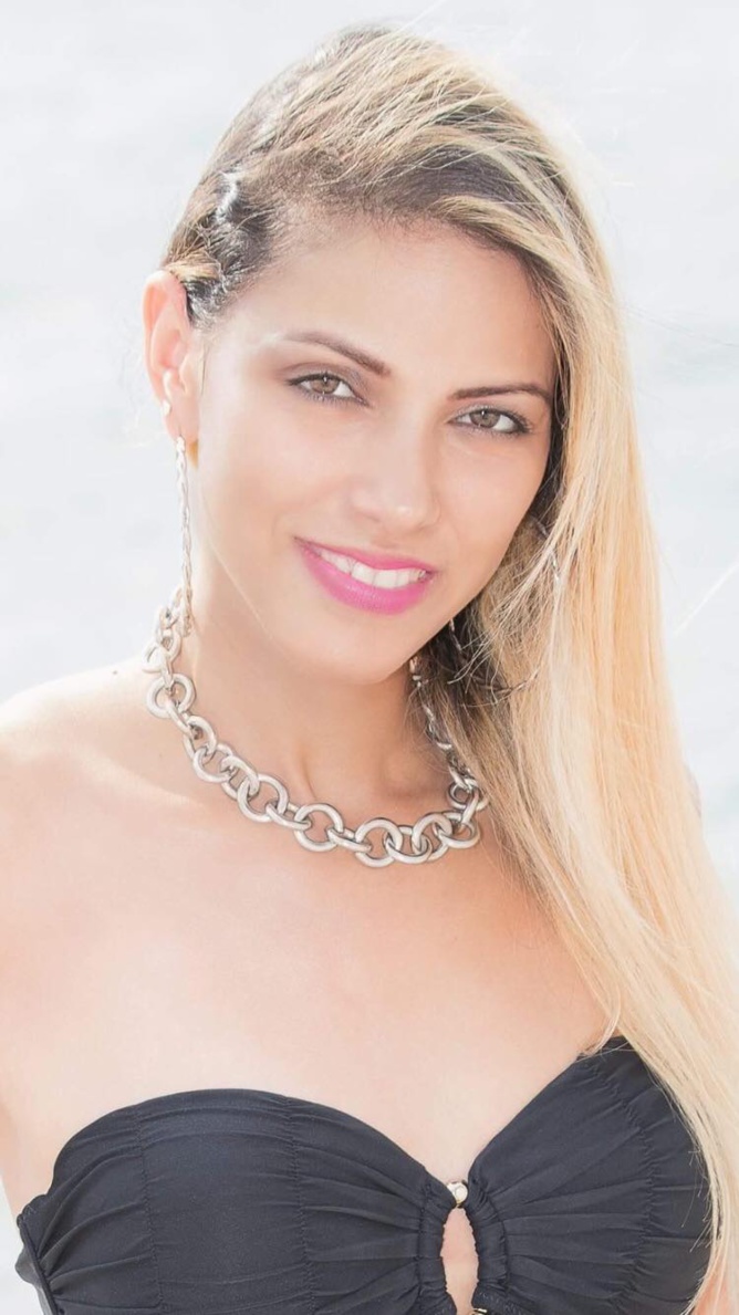 Laetitia, elle revient en blonde Laetitia, elle revient en blonde