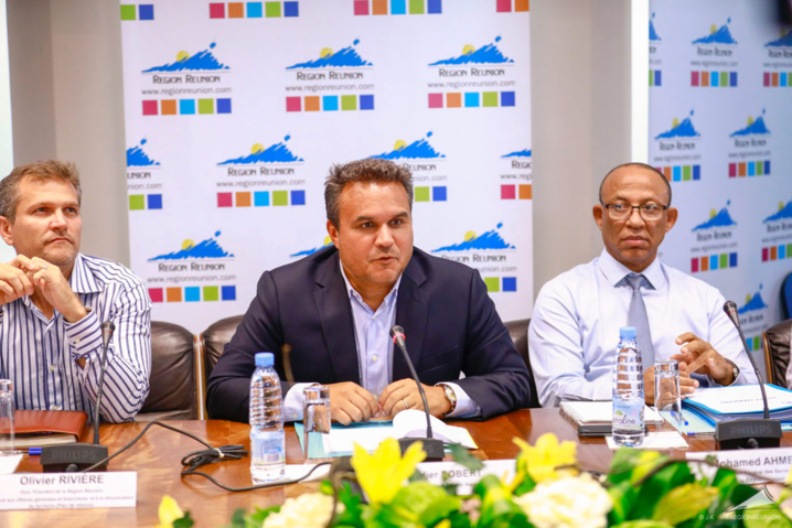 Travailler collectivement au retour progressif à une vie normale, Pour les familles, les salariés, les entreprises… Travailler collectivement au retour progressif à une vie normale, Pour les familles, les salariés, les entreprises…