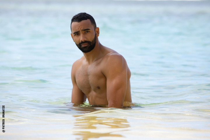 Emmanuel Imanatze, un père Noël très sexy Emmanuel Imanatze, un père Noël très sexy