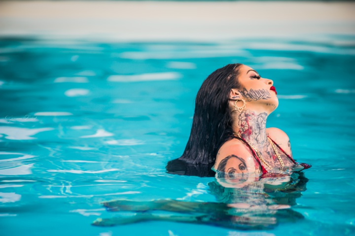 Mia Dolls, la Réunionnaise tatouée à 80% Mia Dolls, la Réunionnaise tatouée à 80%