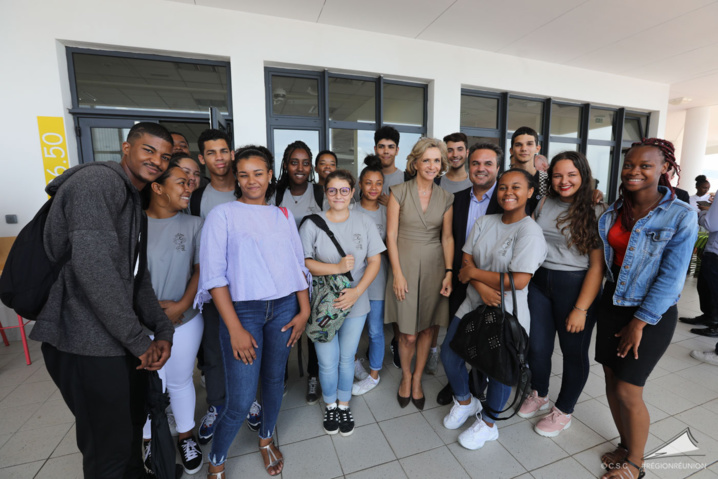 Valoriser les produits locaux et lutter contre le gaspillage alimentaire dans les restaurants scolaires Valoriser les produits locaux et lutter contre le gaspillage alimentaire dans les restaurants scolaires