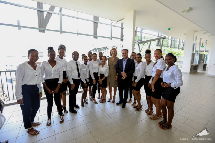 Valoriser les produits locaux et lutter contre le gaspillage alimentaire dans les restaurants scolaires Valoriser les produits locaux et lutter contre le gaspillage alimentaire dans les restaurants scolaires