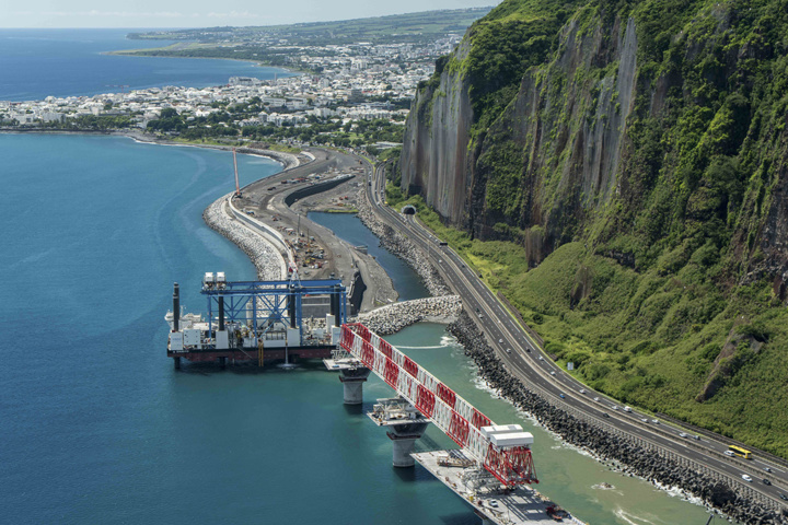 NRL : la pose de la dernière pile du viaduc en image NRL : la pose de la dernière pile du viaduc en image