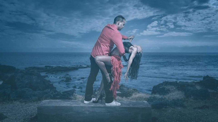 Mickaël Mitra, le bienheureux entouré de femmes Mickaël Mitra, le bienheureux entouré de femmes