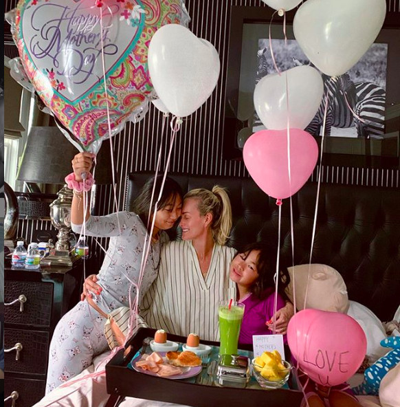 La Riposte Laeticia Hallyday Demande La Nationalite Americaine