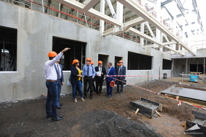 Extension de l’Institut Universitaire de Technologie et relocalisation de l’École Supérieure d’Ingénieurs Réunion Océan Indien Extension de l’Institut Universitaire de Technologie et relocalisation de l’École Supérieure d’Ingénieurs Réunion Océan Indien