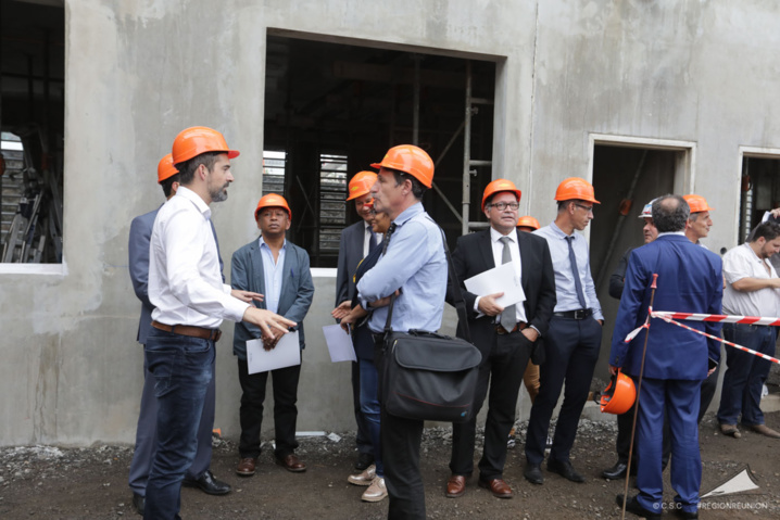 Extension de l’Institut Universitaire de Technologie et relocalisation de l’École Supérieure d’Ingénieurs Réunion Océan Indien Extension de l’Institut Universitaire de Technologie et relocalisation de l’École Supérieure d’Ingénieurs Réunion Océan Indien