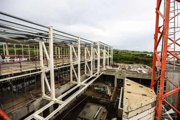 Extension de l’Institut Universitaire de Technologie et relocalisation de l’École Supérieure d’Ingénieurs Réunion Océan Indien Extension de l’Institut Universitaire de Technologie et relocalisation de l’École Supérieure d’Ingénieurs Réunion Océan Indien