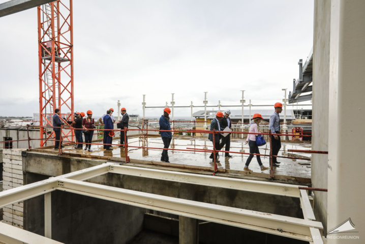 Extension de l’Institut Universitaire de Technologie et relocalisation de l’École Supérieure d’Ingénieurs Réunion Océan Indien Extension de l’Institut Universitaire de Technologie et relocalisation de l’École Supérieure d’Ingénieurs Réunion Océan Indien