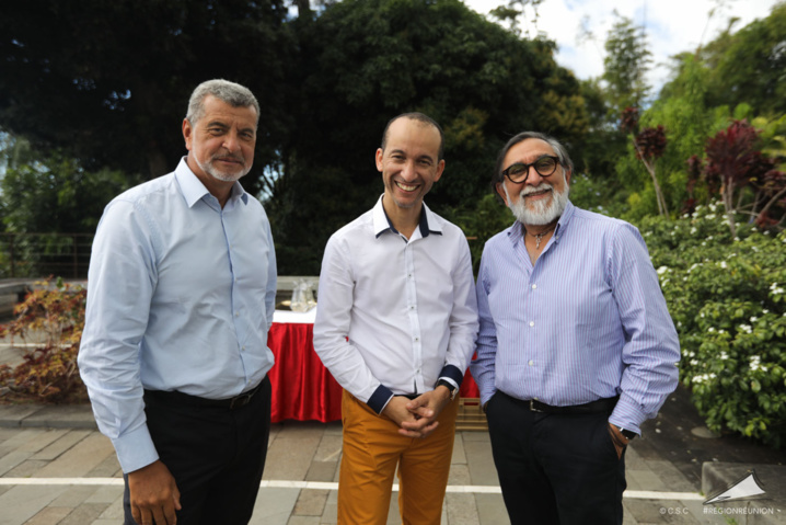 Passation de la flamme des JIOI entre la Réunion et l’île Maurice Passation de la flamme des JIOI entre la Réunion et l’île Maurice