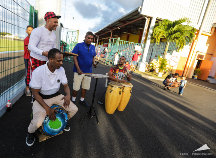 Passation de la flamme des JIOI entre la Réunion et l’île Maurice Passation de la flamme des JIOI entre la Réunion et l’île Maurice