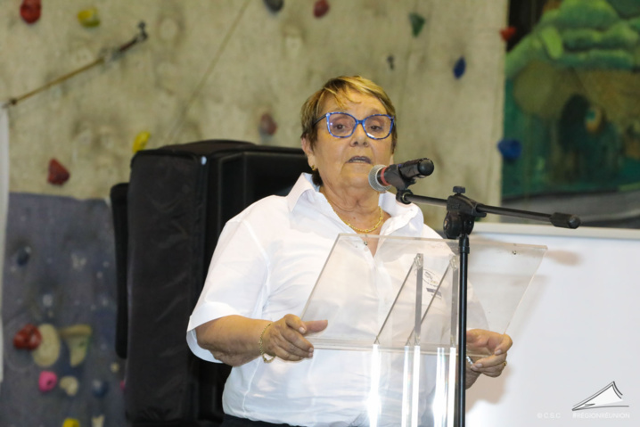 Passation de la flamme des JIOI entre la Réunion et l’île Maurice Passation de la flamme des JIOI entre la Réunion et l’île Maurice