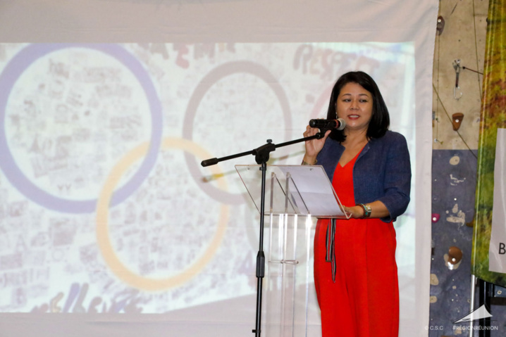 Passation de la flamme des JIOI entre la Réunion et l’île Maurice Passation de la flamme des JIOI entre la Réunion et l’île Maurice