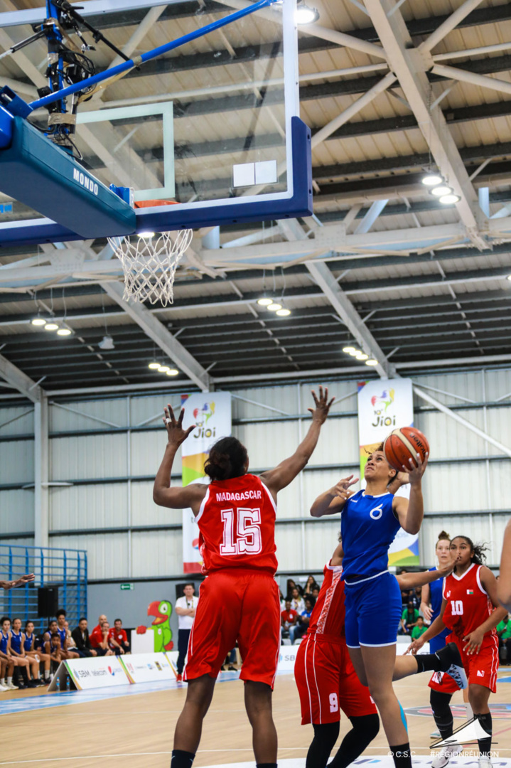 JIOI : Finale Basket-Ball (dames) : Réunion / Madagascar