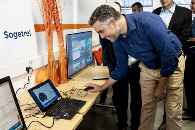 La fibre optique pour tous les Réunionnais : Bâtissons nos villes de demain ! La fibre optique pour tous les Réunionnais : Bâtissons nos villes de demain !