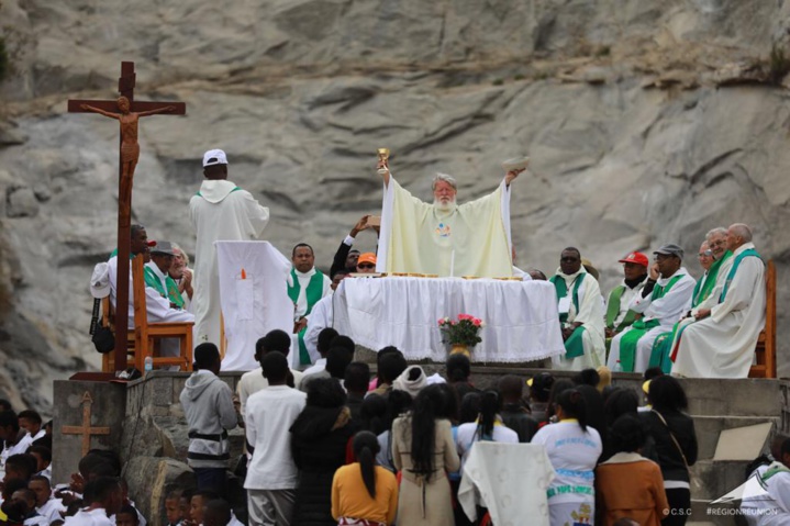 Akamasoa, la “Cité de l’Amitié” Akamasoa, la “Cité de l’Amitié”