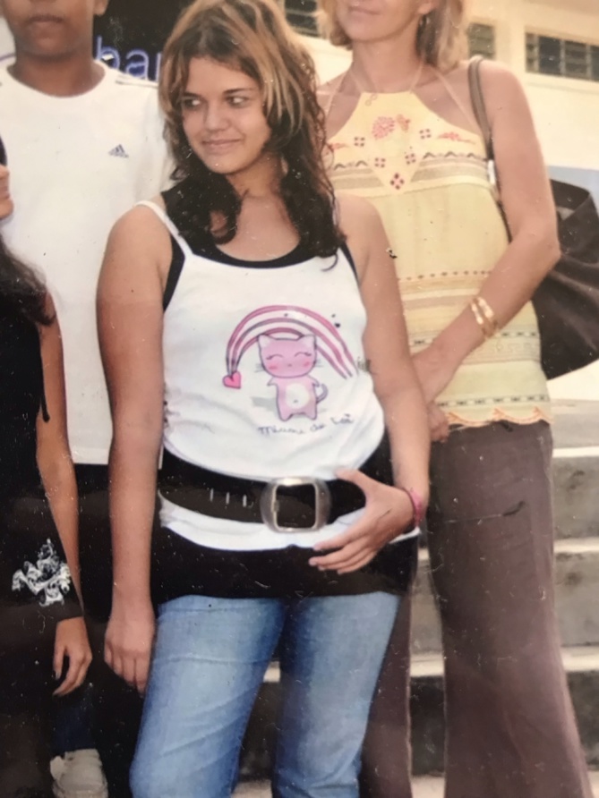 Une photo avant sa prise de poids, elle n'a plus aucun cliché ensuite d'elle Une photo avant sa prise de poids, elle n'a plus aucun cliché ensuite d'elle