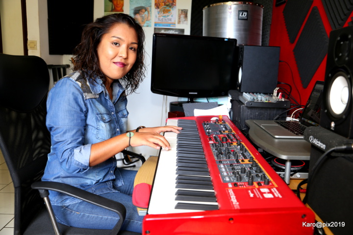 Erika Aft, les accords au bout des doigts Erika Aft, les accords au bout des doigts