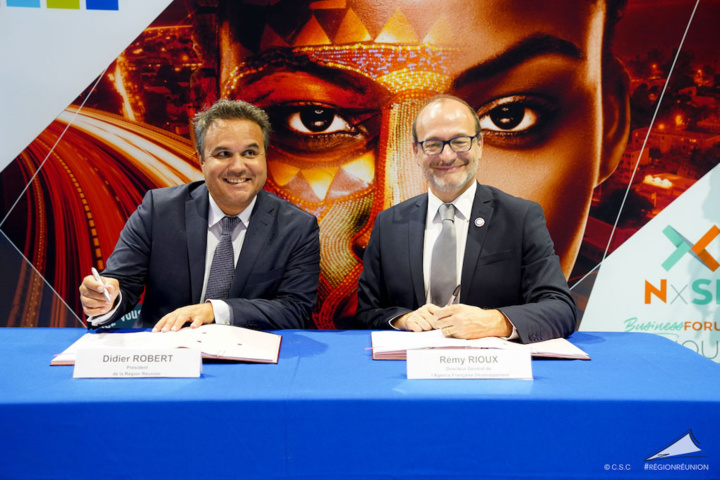 Signature de Convention de Prêt Vert Région Réunion - AFD Signature de Convention de Prêt Vert Région Réunion - AFD