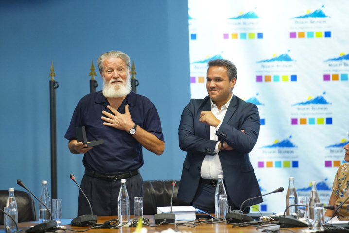 Didier Robert et les élus de la Commission Permanente saluent l’action du Père PEDRO