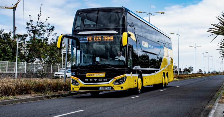 Voyager avec Car Jaune Voyager avec Car Jaune