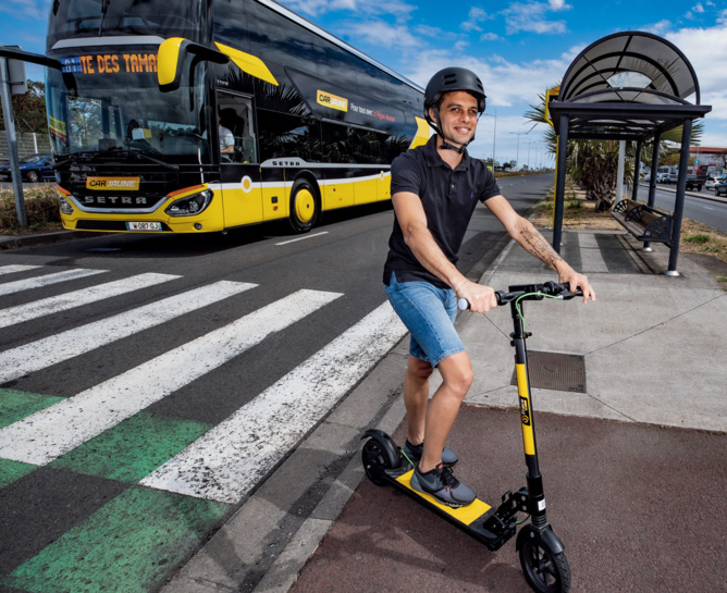 Voyager avec Car Jaune Voyager avec Car Jaune
