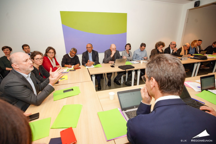 Réunion préparatoire inter-région française pour le réexamen des Fonds Europeens Réunion préparatoire inter-région française pour le réexamen des Fonds Europeens