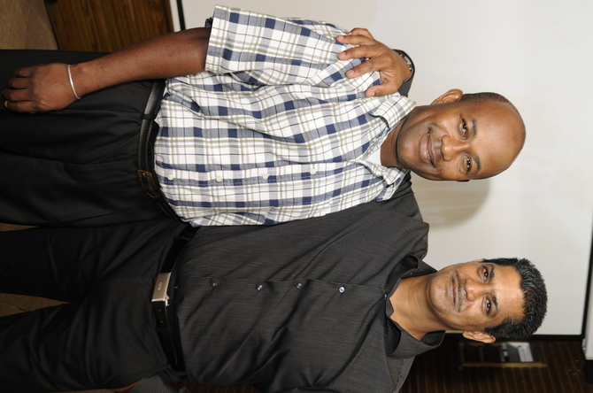 Caroupaye réélu président