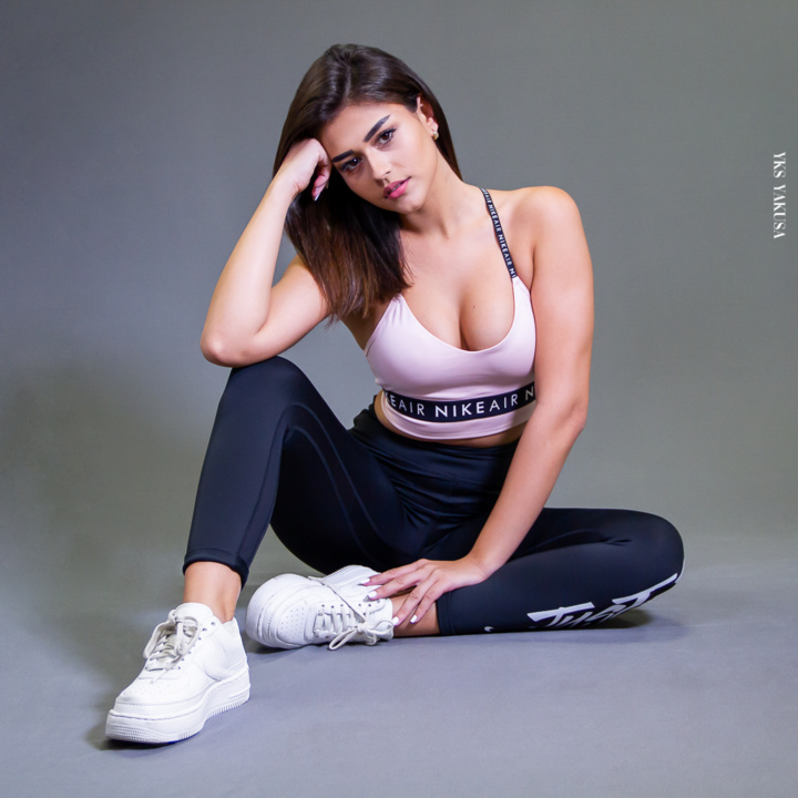 Maeva Moinache, mannequin et micro-influenceuse Maeva Moinache, mannequin et micro-influenceuse