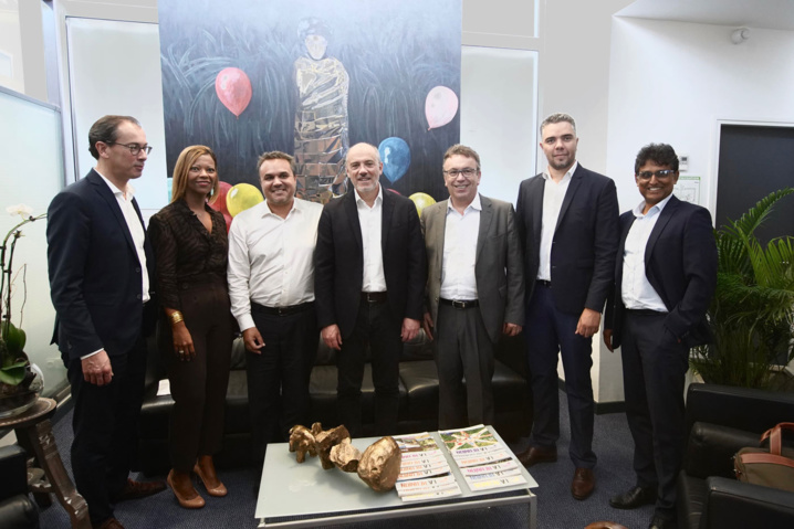 Rencontre le Président de Région et le PDG D’Orange Stéphane Richard Rencontre le Président de Région et le PDG D’Orange Stéphane Richard