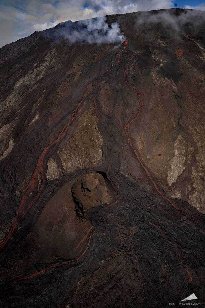 Le Piton de la Fournaise - 1ère éruption de l’année 2020 Le Piton de la Fournaise - 1ère éruption de l’année 2020