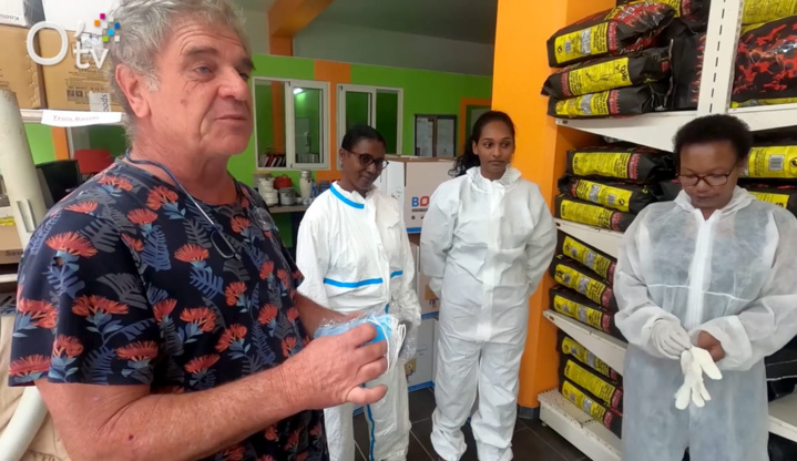 Réception des masques par l’association Momon Papa lé la Réception des masques par l’association Momon Papa lé la