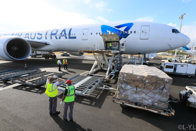 Réception de la première machine de production de masques pour La Réunion et réception de masques en provenance de Tianjin Réception de la première machine de production de masques pour La Réunion et réception de masques en provenance de Tianjin