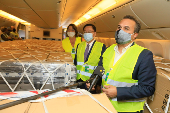 Réception de la première machine de production de masques pour La Réunion et réception de masques en provenance de Tianjin Réception de la première machine de production de masques pour La Réunion et réception de masques en provenance de Tianjin