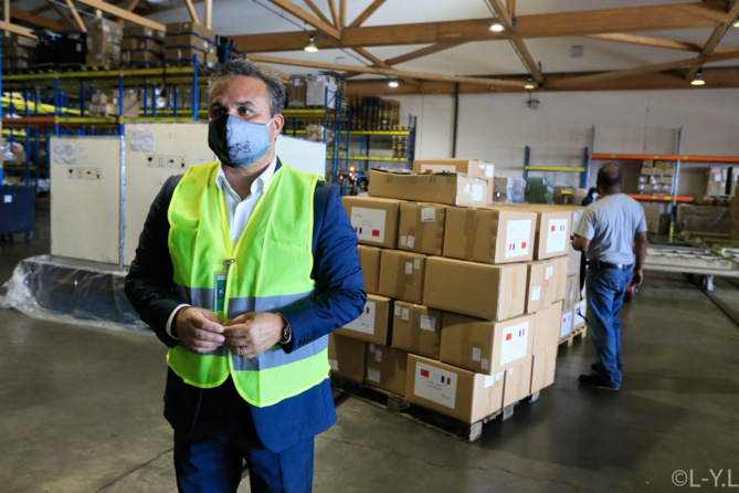 Réception de la première machine de production de masques pour La Réunion et réception de masques en provenance de Tianjin Réception de la première machine de production de masques pour La Réunion et réception de masques en provenance de Tianjin