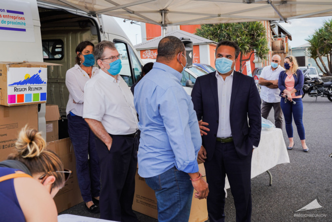 Retour en images : Remise des masques de protection aux entreprises de proximité Retour en images : Remise des masques de protection aux entreprises de proximité
