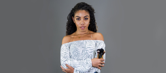 Ophélie : la make up artist qui pratique la photothérapie Ophélie : la make up artist qui pratique la photothérapie