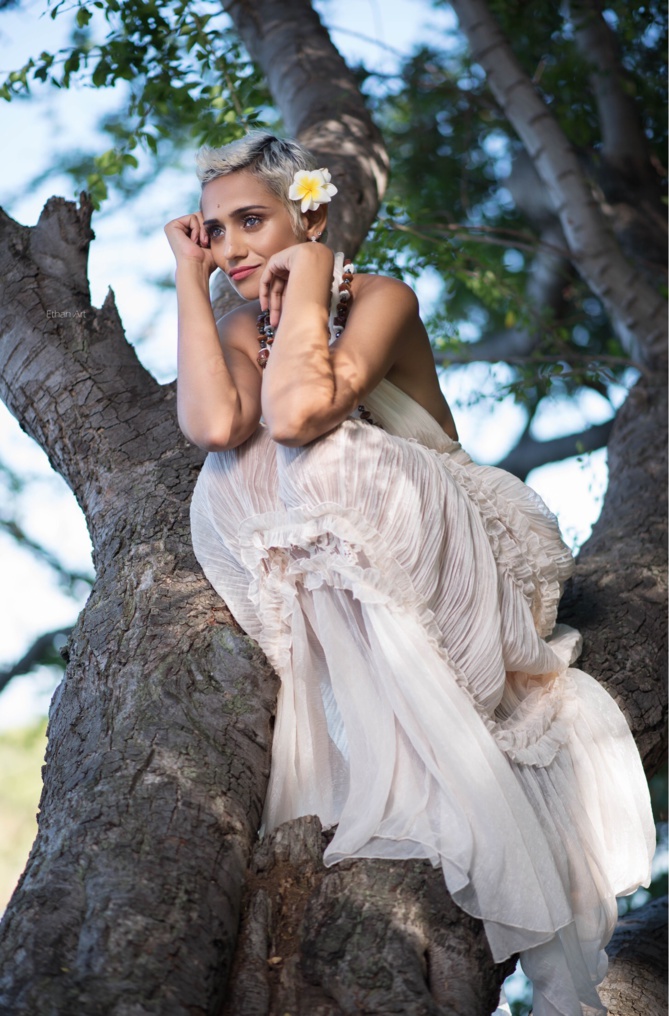 Asma Ayroles, nostalgique de notre île Asma Ayroles, nostalgique de notre île