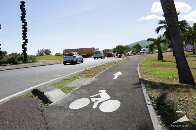 Le Ministre des Transports salue l’action de la Région pour la Voie Vélo Régionale et confirme la participation financière de l’État Le Ministre des Transports salue l’action de la Région pour la Voie Vélo Régionale et confirme la participation financière de l’État
