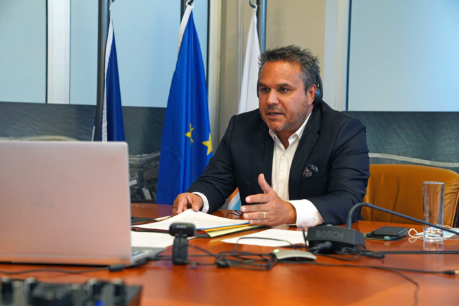 Didier ROBERT : " l’Europe a pris la mesure de la situation économique grave dans laquelle se trouvent les entreprises réunionnaises " Didier ROBERT : " l’Europe a pris la mesure de la situation économique grave dans laquelle se trouvent les entreprises réunionnaises "