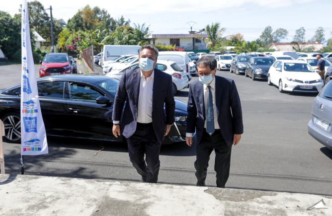 Signature d’accords-cadres entre la Région Réunion et les communes du Tampon et de Saint-Pierre Signature d’accords-cadres entre la Région Réunion et les communes du Tampon et de Saint-Pierre