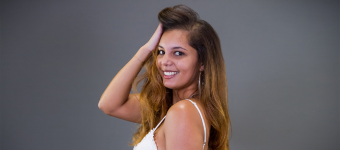 Sarah de la Hogue : une famille adoptive qui lui a appris à être heureuse Sarah de la Hogue : une famille adoptive qui lui a appris à être heureuse