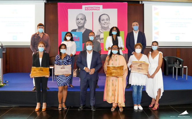 Le Président de la Région Didier Robert décerne les prix « Danièle Le Normand » et « Valérie Bénard » en hommage aux femmes réunionnaises engagées Le Président de la Région Didier Robert décerne les prix « Danièle Le Normand » et « Valérie Bénard » en hommage aux femmes réunionnaises engagées