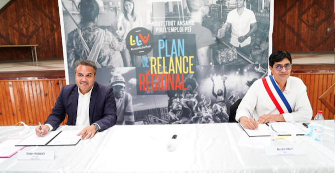 Signature de convention Région-Commune de l’Entre-Deux Signature de convention Région-Commune de l’Entre-Deux